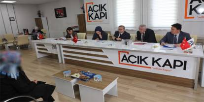 Kars Valisi Ziya Polat Halk Günü Toplantısında Vatandaşları Dinledi