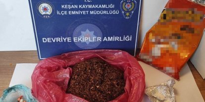 Cips paketine gizlenmiş uyuşturucuyla yakalandı