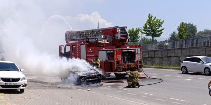 Bursa’da seyir halindeki araç alev topuna döndü sürücü son anda kurtuldu