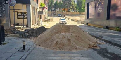 İnşaat çalışmasında 2 sokak kapanınca esnaf çileden çıktı