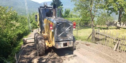 Düzce’de köy yollarında çalışmalar sürüyor