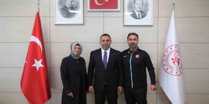 Bakan Yardımcısı Yerlikaya şampiyonları kutladı
