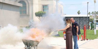 Aksu Belediyesi’nde personele yangın eğitimi ve tatbikatı