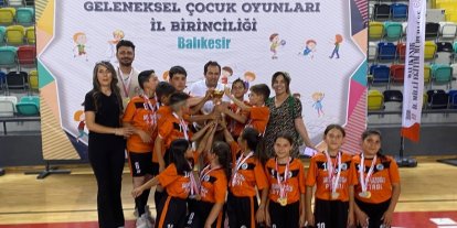 Ayvalık’ta küçük mahallenin büyük şampiyonları gururlandırdı