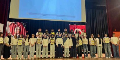 Gençler İngilizceyi sanatla buluşturdu