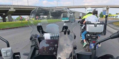 Sınava gireceği okulu karıştıran öğrenciyi motosikletli polisler yetiştirdi