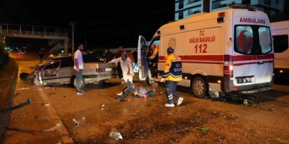 Kastamonu’da can pazarı: Yaralıyı kurtarmaya çalışanlara başka bir araç çarptı : 6 yaralı