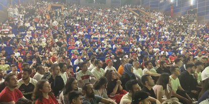 Milli maç heyecanı Ankara’da dev ekranda yaşandı
