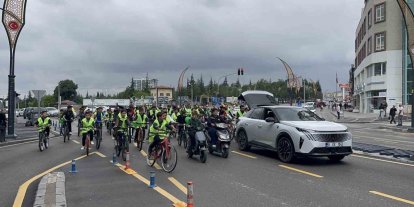 Niğde’de yüzlerce bisiklet tutkunu sağlıklı yaşam için pedal çevirdi