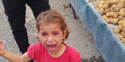 Pazarda kaybolan küçük kız, zabıta ekipleri sayesinde annesine kavuştu
