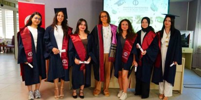 Sosyal Hizmet Bölümü öğrencileri mesleki yeminlerini ederek mezun oldu