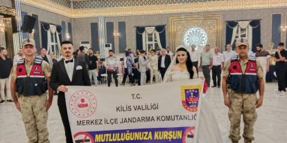 Kilis’te ’Mutluluğunuza Kurşun Sıkmayın’ uyarısı