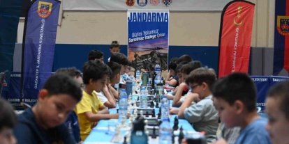 Jandarmadan ödüllü satranç turnuvası