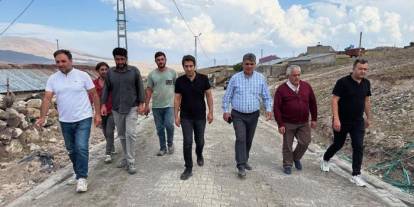 Sarıkamış Kaymakamı Aslantatar kilitli parke taşı çalışmaları yerinde gördü