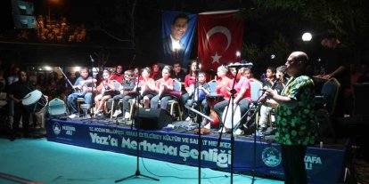 Kozanlı gençlerin sanat gösterisi izleyicilerden tam not aldı