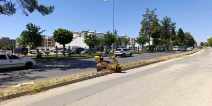 Devrilen elektrikli motosikletin sürücüsü yaralandı