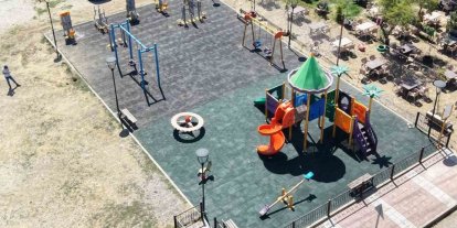 Şehzadeler’in parklarında yenileme çalışmaları devam ediyor