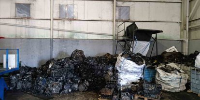 Kaçak araba parçaları gizlenen depoya operasyon: 100 milyon lira değerinde parça ele geçirildi