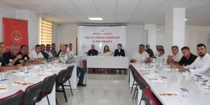 Muhtarlarla sosyal hizmet iş birliği masaya yatırıldı
