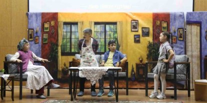 Simav’da "Aile" temalı tiyatro festivalinin ödül töreni düzenlendi