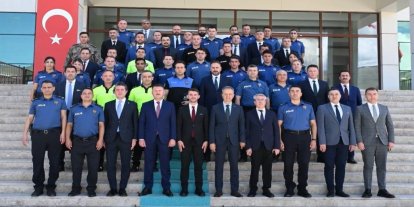 Erzincan’da terfi eden emniyet personeline yeni rütbeleri takıldı
