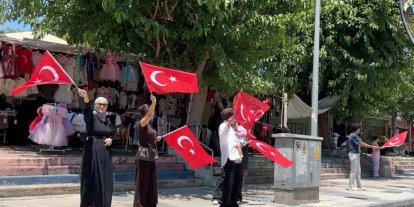 Tarsus’ta milli heyecan caddelere taştı