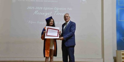 Ula Ali Koçman MYO’da mezuniyet coşkusu