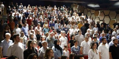 Merkezefendi Belediyesi Kent Tiyatrosu’nda yılsonu heyecanı