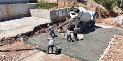 Marmaris’te yol yapım ve bakım çalışmaları sürüyor