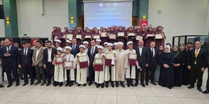 Tatvan’da görkemli hafızlık icazet merasimi: 56 hafız belgelerini aldı