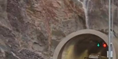 Artvin-Erzurum karayolu, sel ve heyelan nedeniyle ulaşıma kapandı