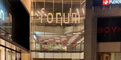 Forum Kayseri önünde bıçaklı kavga