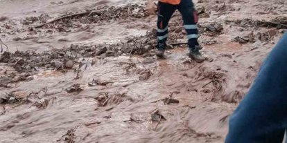 Artvin’de sağanak sonrası dereler taştı
