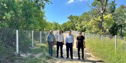 Mezarlıkta çit ve düzenleme çalışması