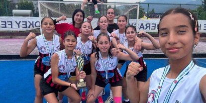 Ege Yıldızları U16 Türkiye Hokey 1’inci Ligi’nde Türkiye ikincisi oldu