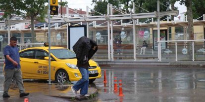 Sakarya’da yağış hayatı olumsuz etkiledi