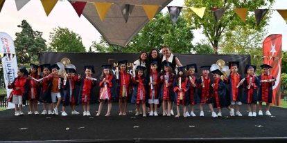 Manisa Büyükşehir’in minikleri yıl sonu gösterisinde alkış topladı
