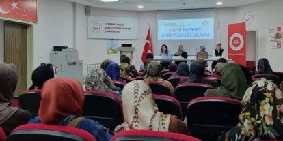 Bayburt’ta ‘Bir Yetime Aile Olmak’ konulu panel düzenlendi