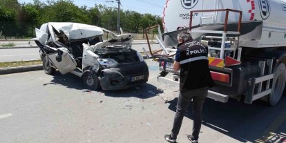Malatya’da su tankerine çarpan aracın sürücüsü ağır yaralandı