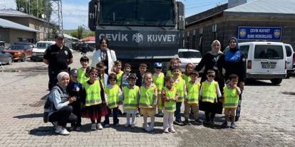 Kars Emniyetinde Minik Misafirlerin Keyifli Günü