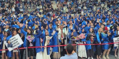 Kütahya Dumlupınar Üniversitesi’nde binlerce öğrenci mezuniyet sevinci yaşadı