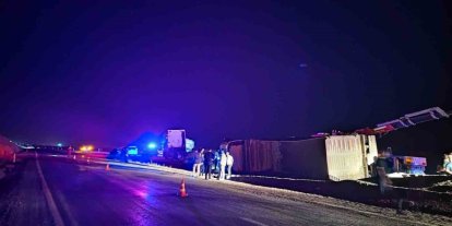 Siirt’te tır devrildi: 3 yaralı