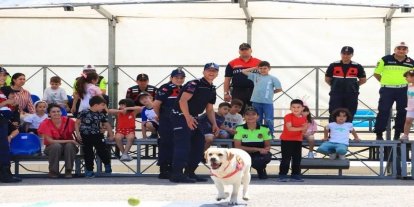 Sinop jandarması minik misafirlerini ağırladı