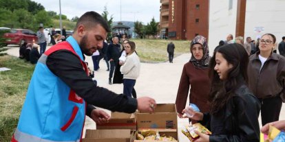 Tokat Belediyesi YKS maratonunda gençleri ve ailelerini yalnız bırakmadı
