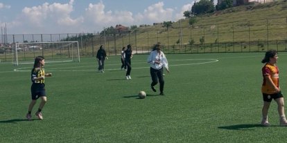 Beylikova Gençlik ve Spor İlçe Müdürlüğü tarafından ücretsiz kız futbol kursu açıldı