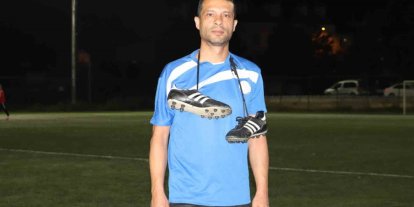 Eskişehir’in en yaşlı amatör futbolcusu 39 yıllık kariyerine veda etti