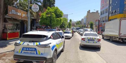 Motosiklet ile otomobil çarpıştı: 1 yaralı