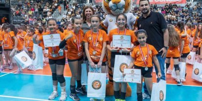 Eczacıbaşı Spor Kulübü Mini Voleybol Şenliği gerçekleşti