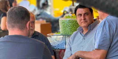 Yılmaz, tarihi Elmacı Pazarı’nda esnafla buluştu