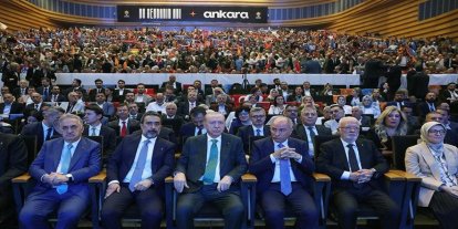 Cumhurbaşkanı Erdoğan: "Siyasi rakiplerimiz koltuk kavgası verirken biz Türkiye’yi geleceğe hazırlamanın mücadelesini veriyoruz"